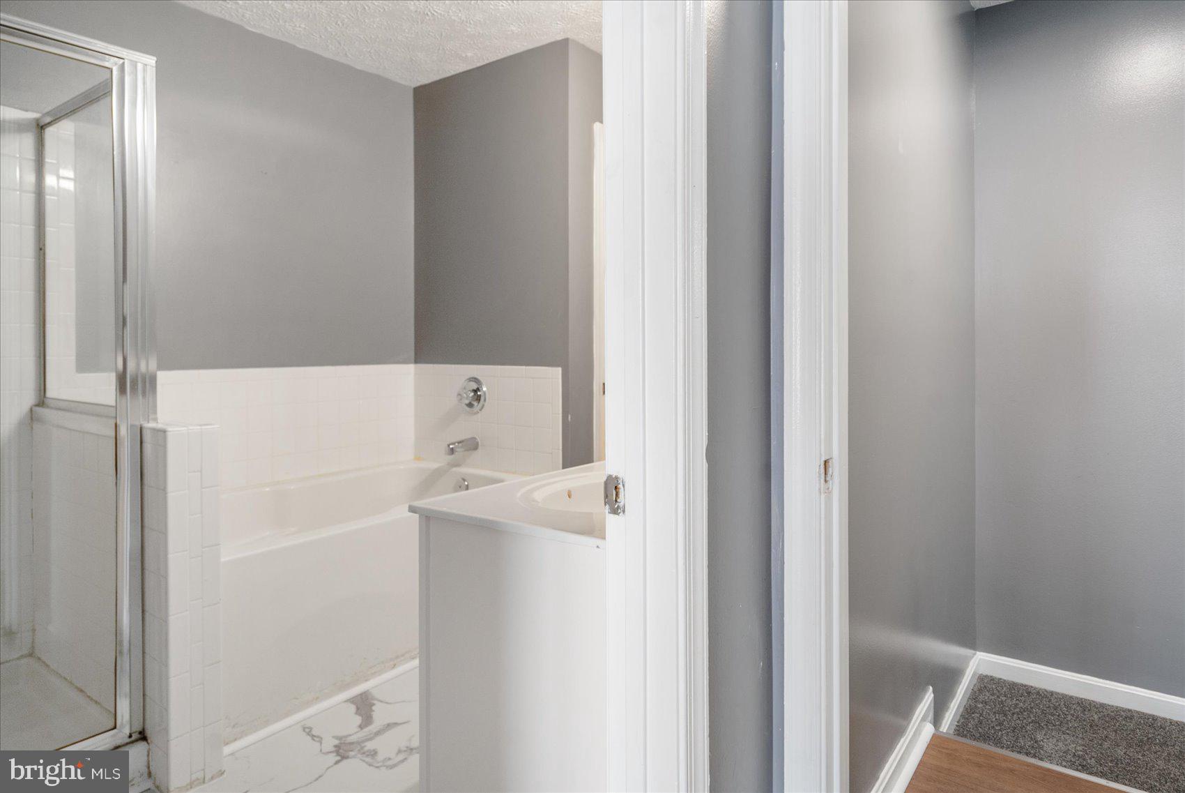 ASBURY WOODS - Residential Lease