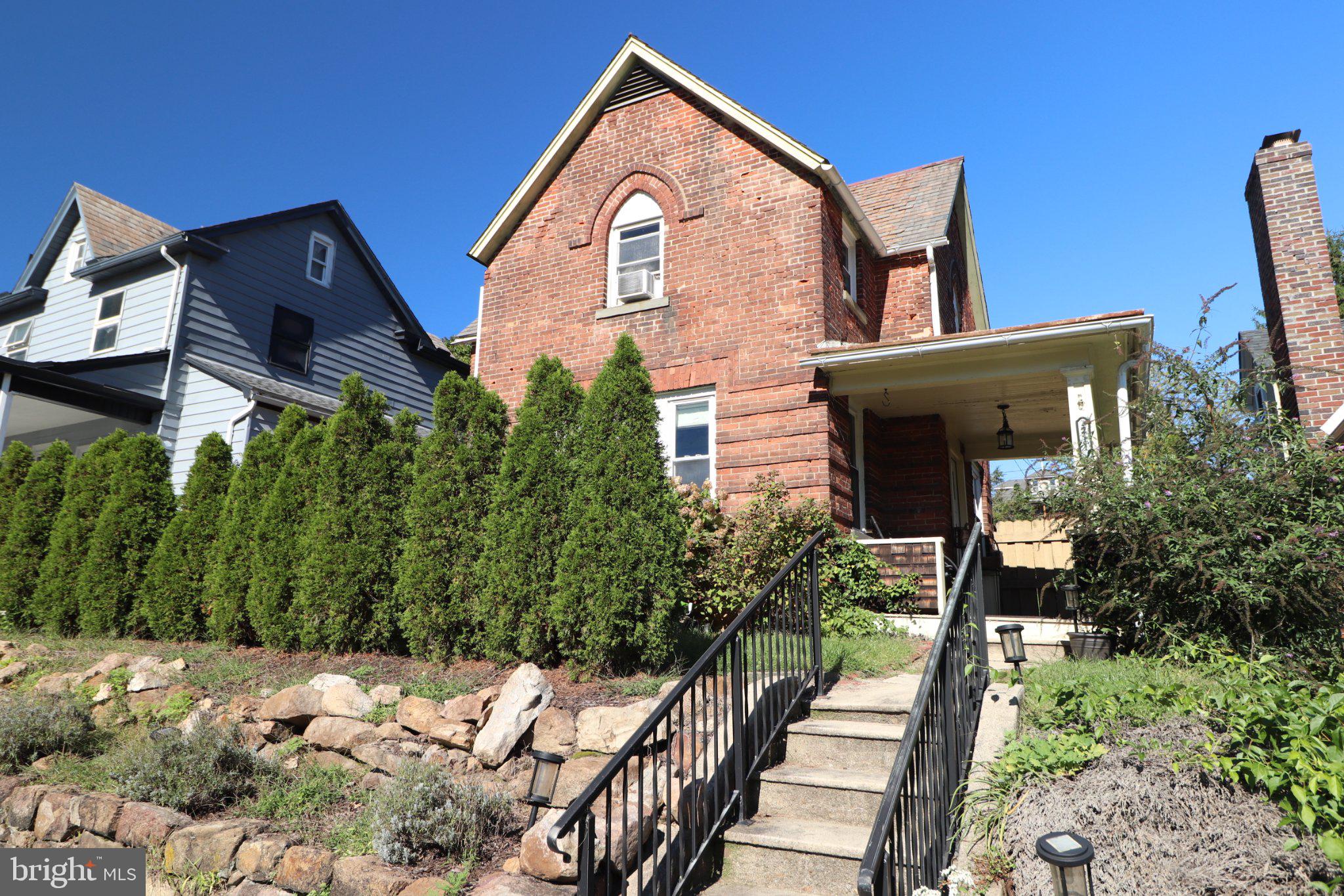 211 LAFAYETTE AVENUE