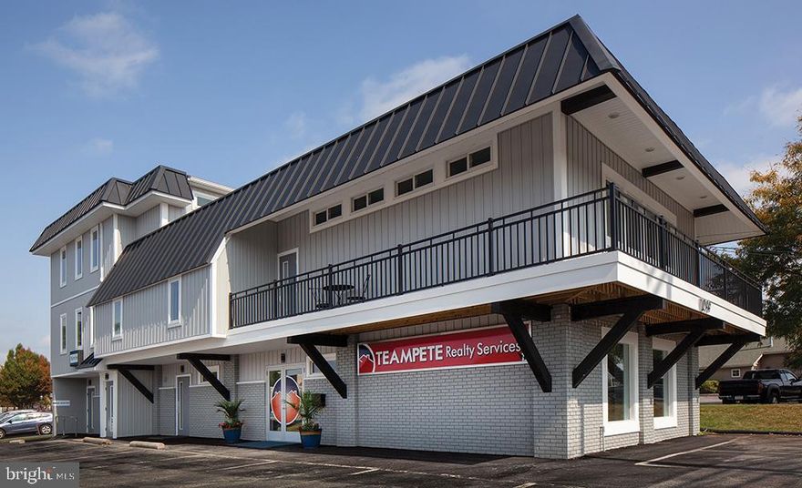 FOR RENT: HERSHEY   This open floor plan with 1 bedroom plus den/study is spacious and offers  a rooftop deck  with amazing views  of Hershey Medical Center and the surrounding Hershey area .  This property has been newly updated, including HVAC, windows, flooring, countertops and appliances, including washer/dryer in unit and so much more!  Also within walking distance to 9 restaurants and easy access to 13 miles of rail trail. Only 2 miles from downtown Hershey.   NO Pets/NO Smoking. $50 non-refundable application fee per applicant.  Landlord is licensed PA Real Estate Salesperson.