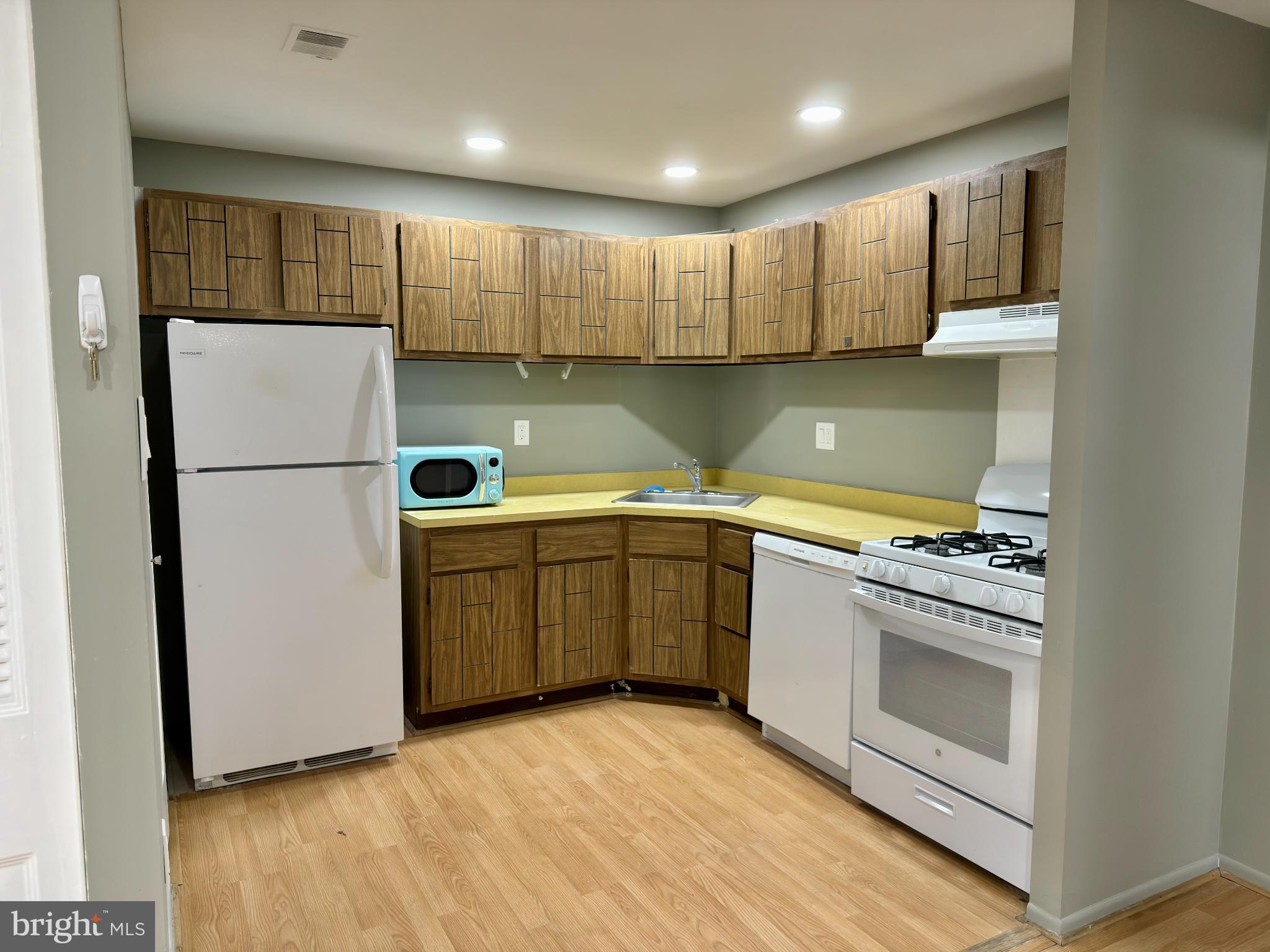 BUSTLETON - Residential Lease