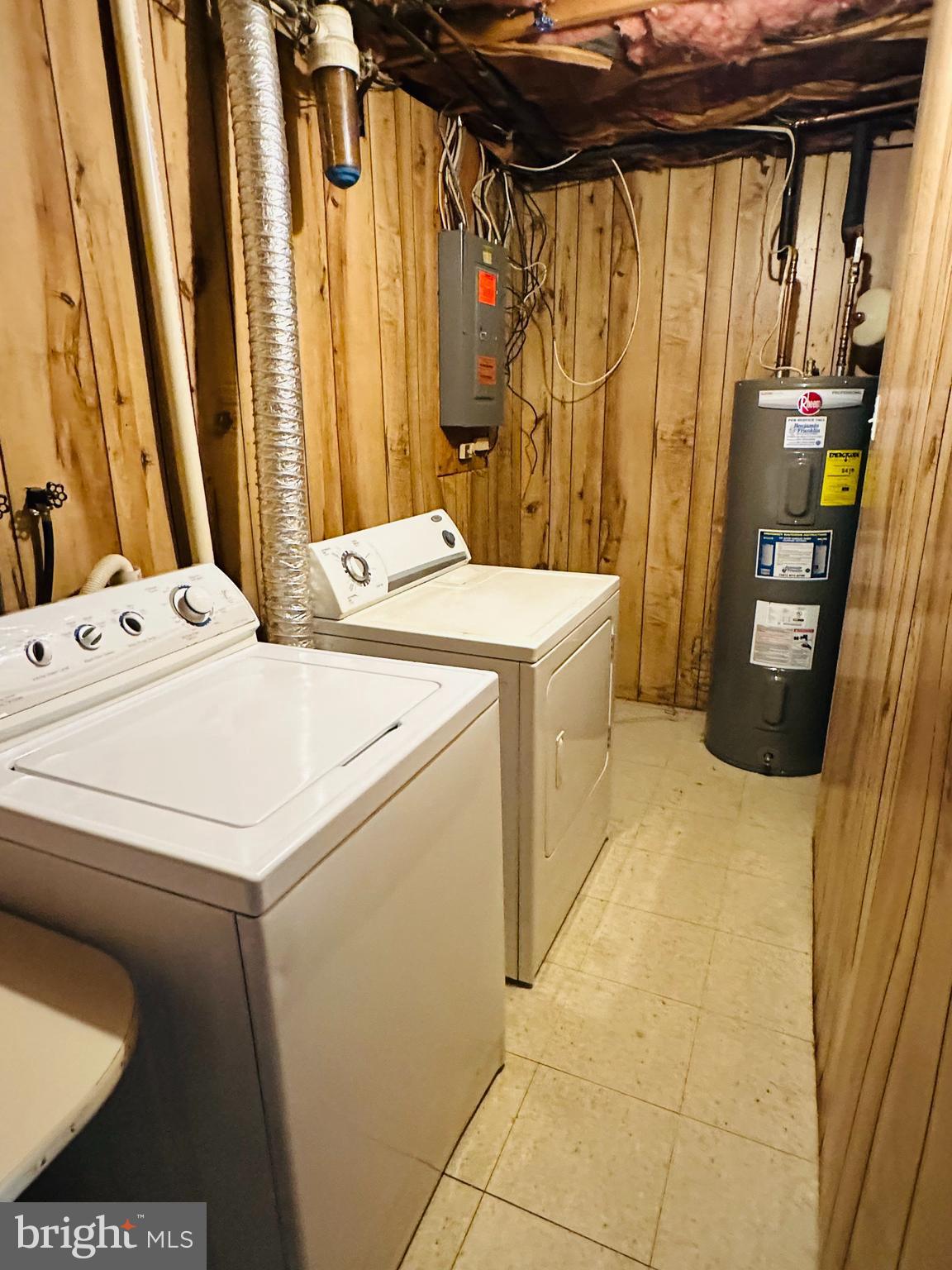 FARMBROOK - Residential Lease