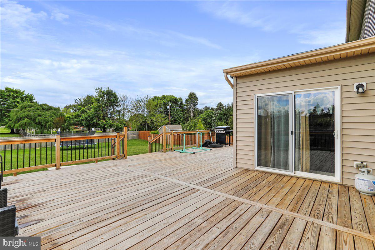 ELMWOOD FARM - Residential