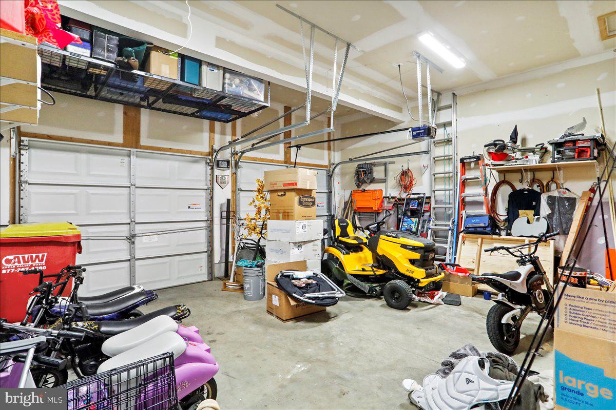 ELMWOOD FARM - Residential