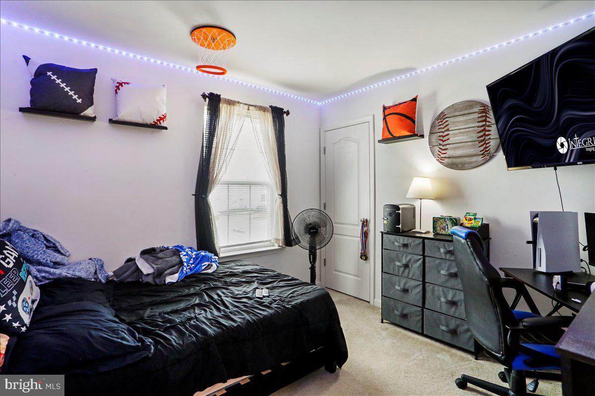 ELMWOOD FARM - Residential