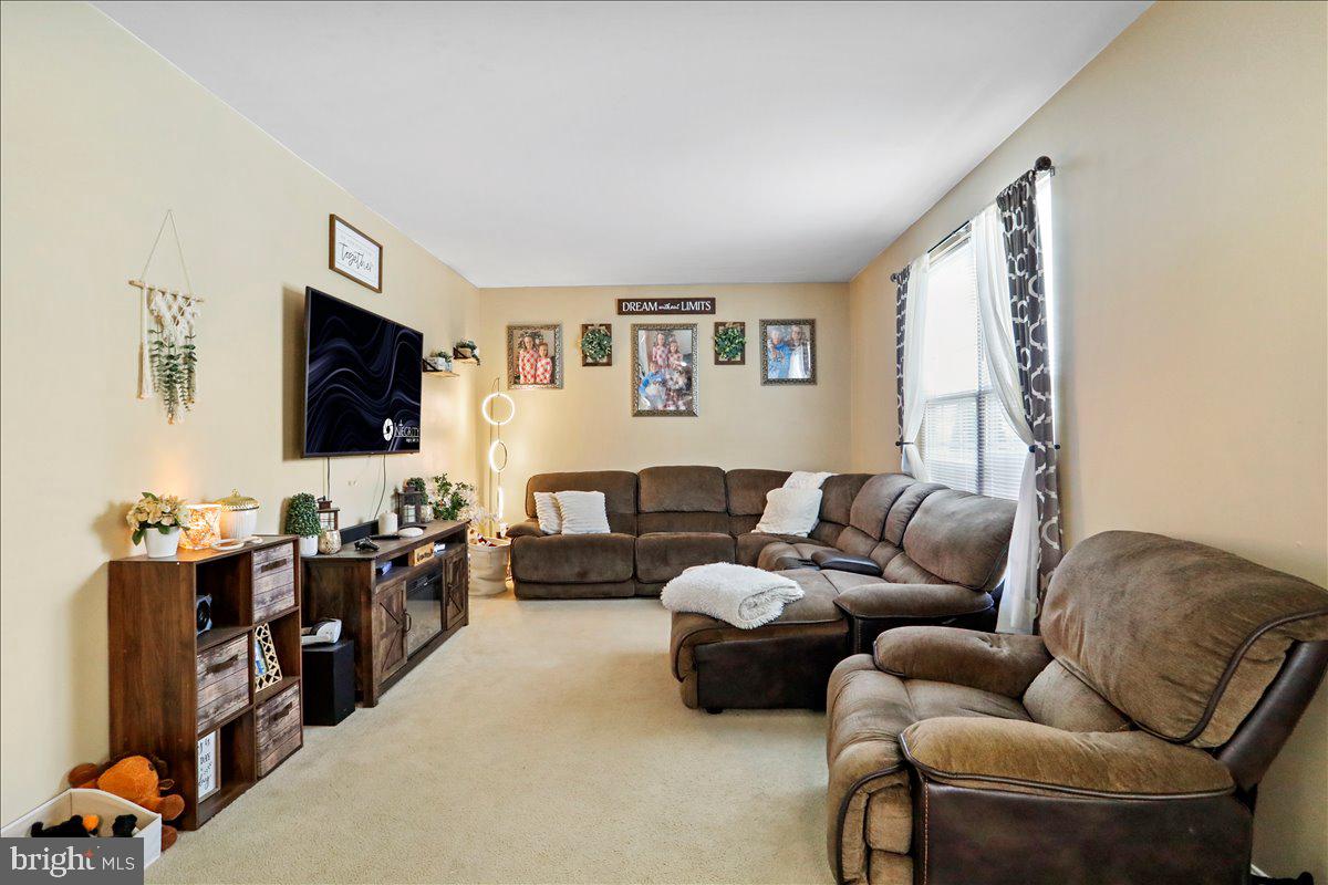 ELMWOOD FARM - Residential