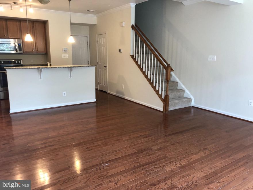 Great 3 bed 2.5 condo wood flooring, new carpet,   Granite countertops stainless steel appliances. vacant show anytime.