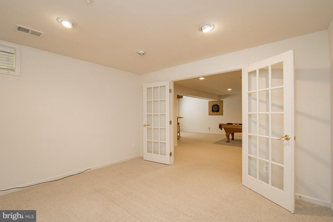 SUFFIELD MEADOWS - Residential