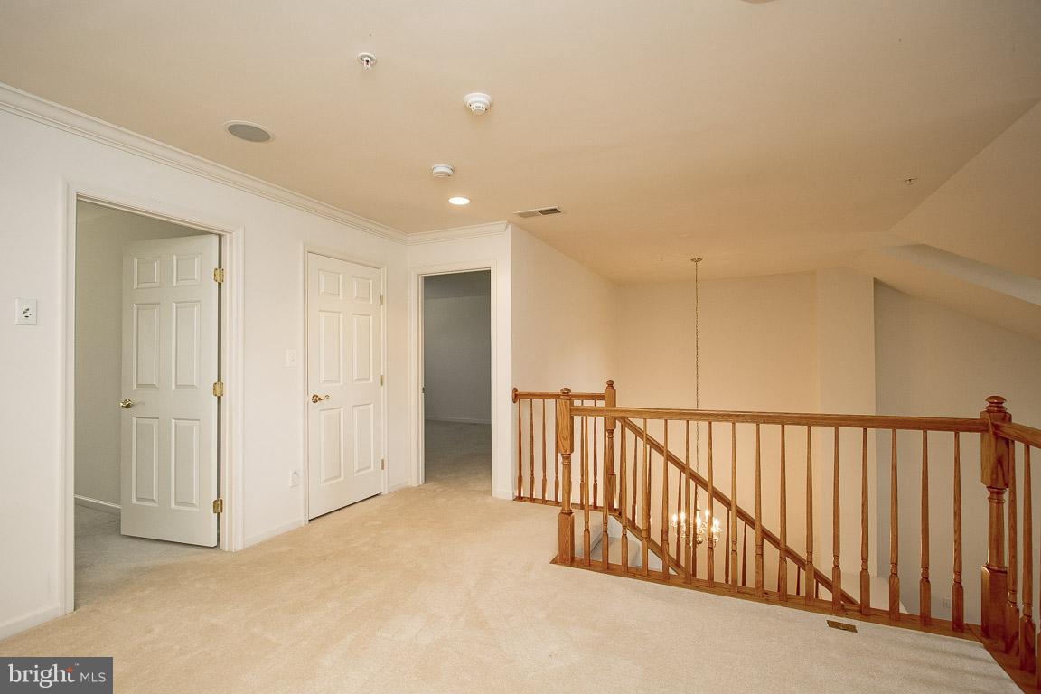 SUFFIELD MEADOWS - Residential