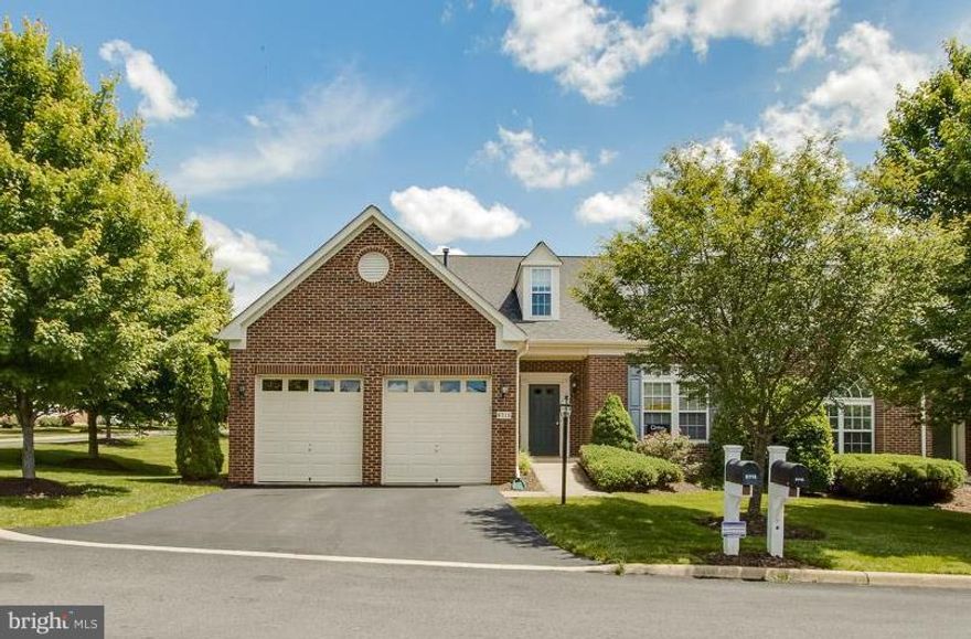 End unit villa in 55 and older community-Well maintained home, Large kitchen with Corian & breakfast area leading to deck with custom retractable awning. DR & LR have vaulted ceiling and gas fp. Master on main level with soaking tub & shower, 2 BR's & loft w/ bath upstairs,huge rec room w/ pool table & bar, full BA and TV area w/surround sound. Community amenities- pool, clubhouse, trails, etc.