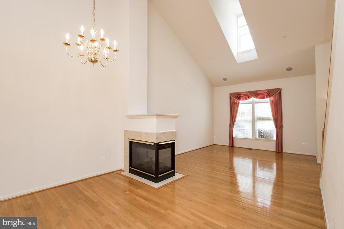 SUFFIELD MEADOWS - Residential