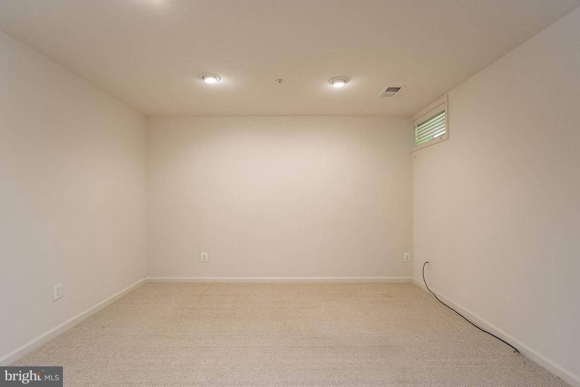 SUFFIELD MEADOWS - Residential