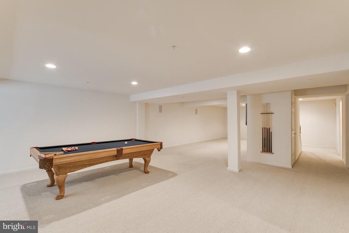 SUFFIELD MEADOWS - Residential