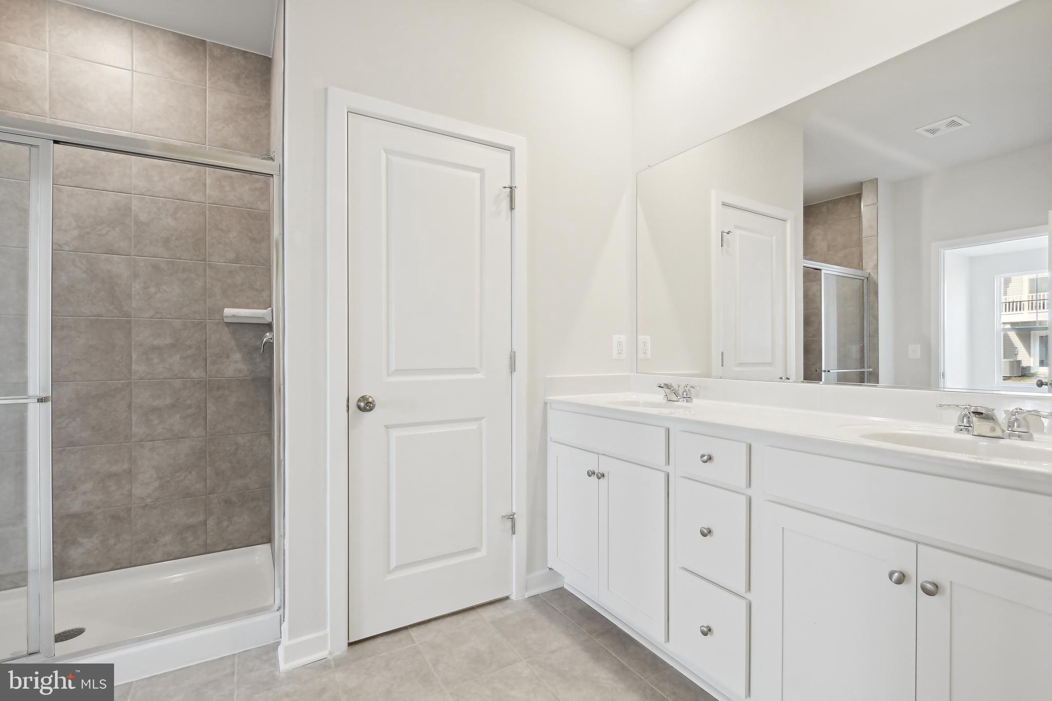 SENSENY VILLAGE - Residential