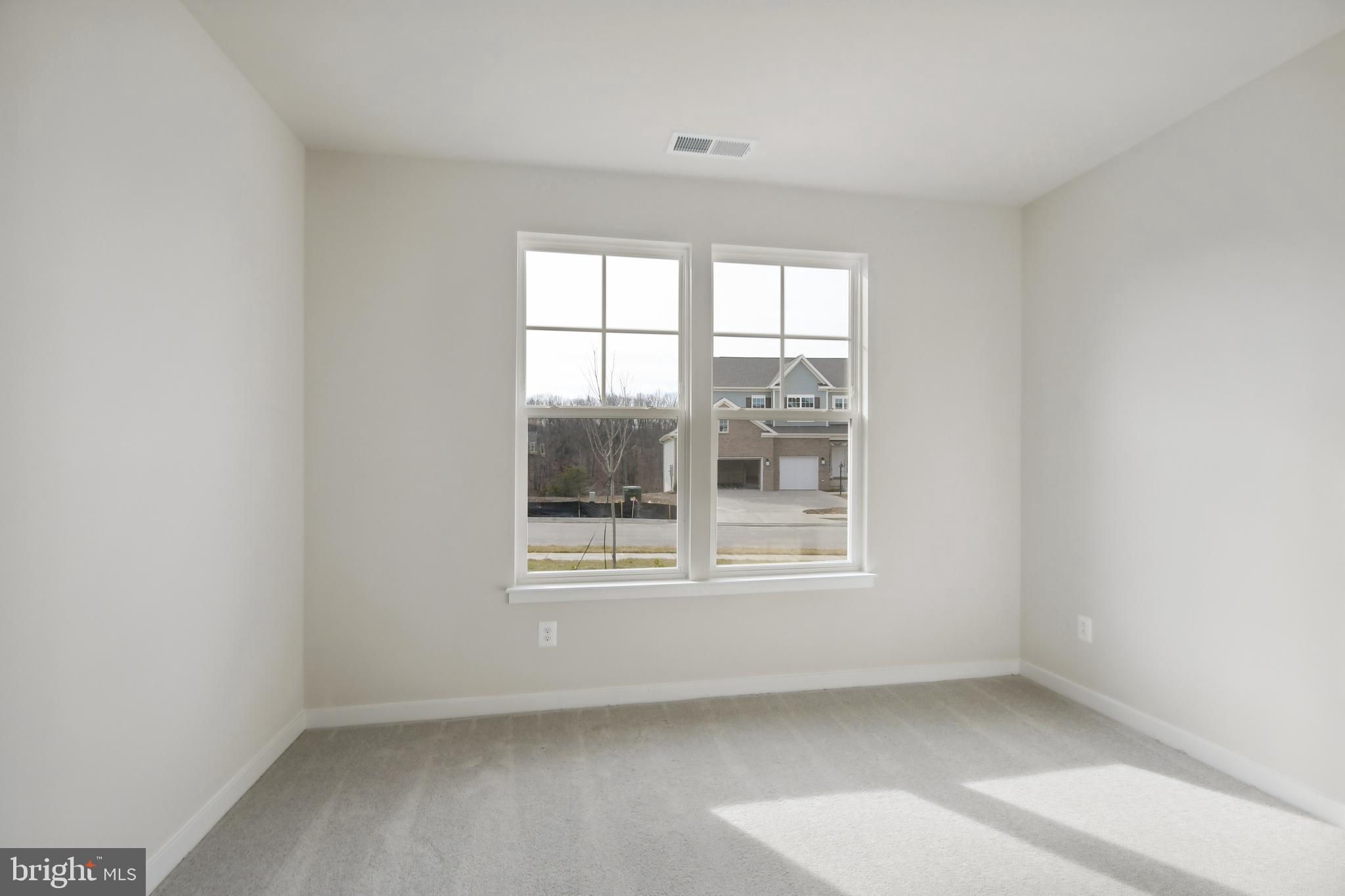 SENSENY VILLAGE - Residential