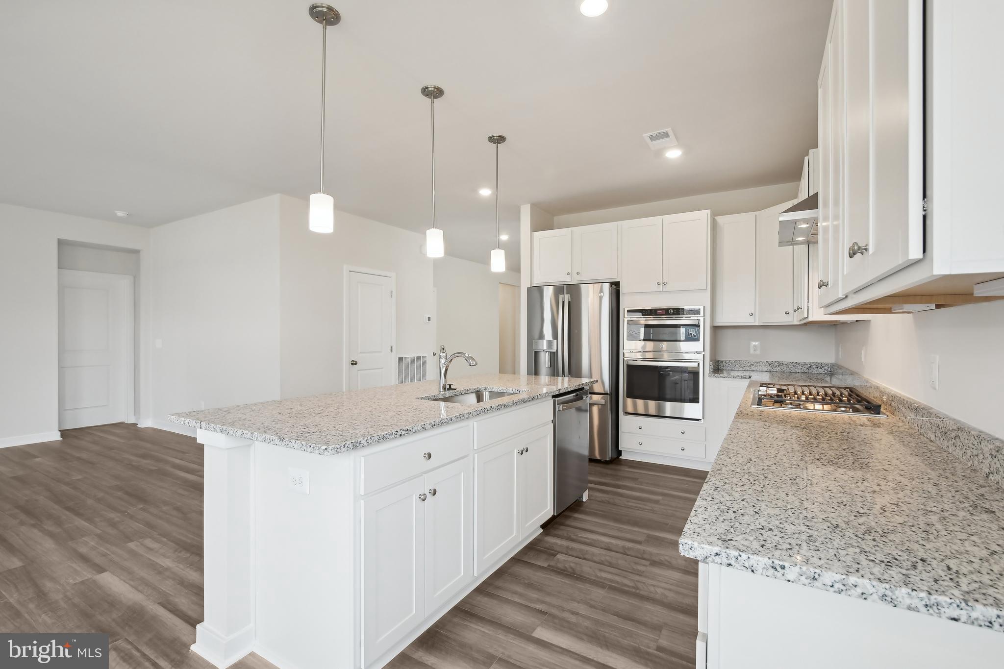 SENSENY VILLAGE - Residential