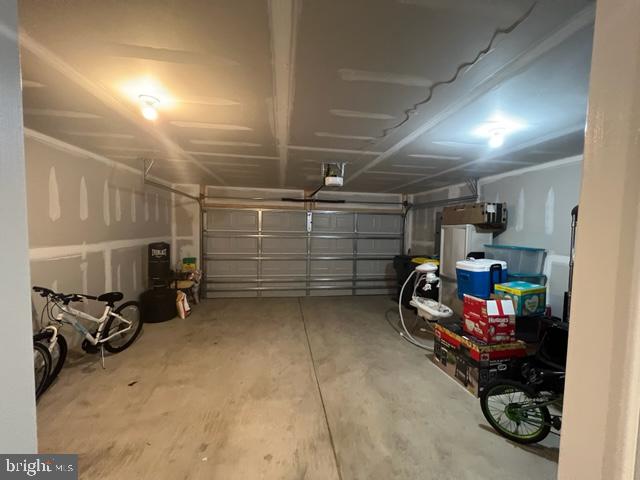 ANDALE GREEN - Residential Lease