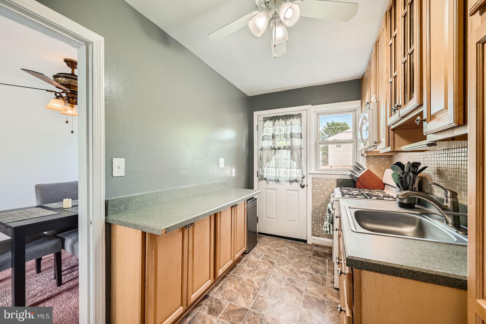 GRAY MANOR - Residential