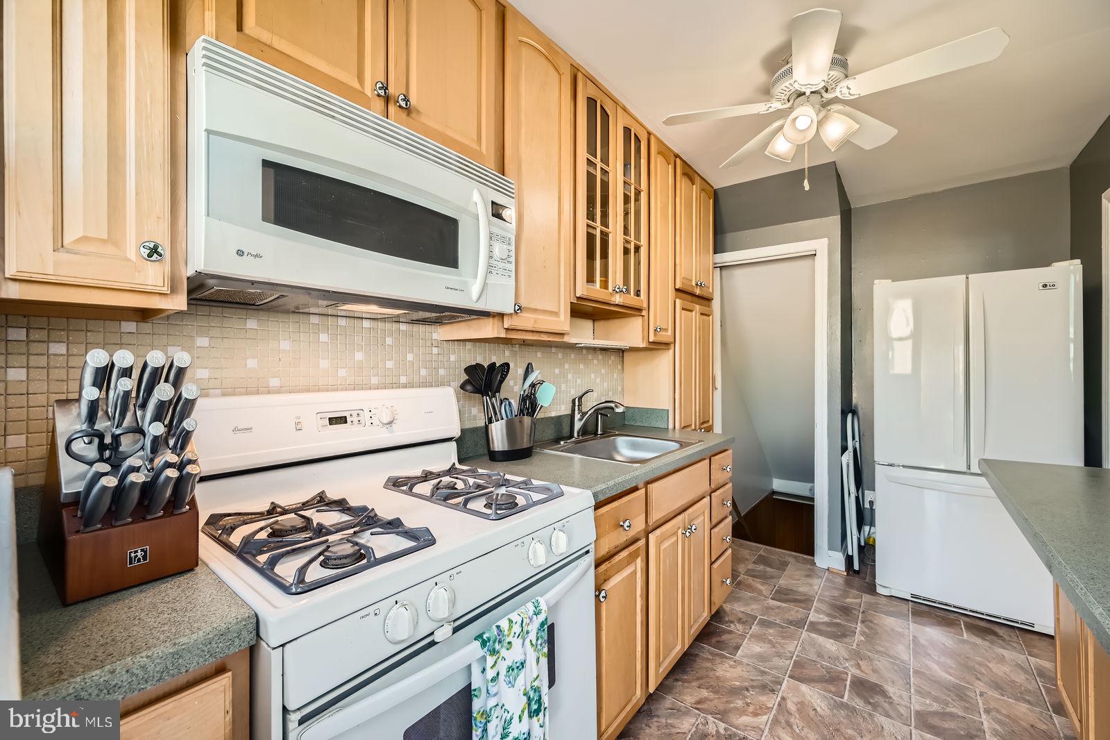 GRAY MANOR - Residential