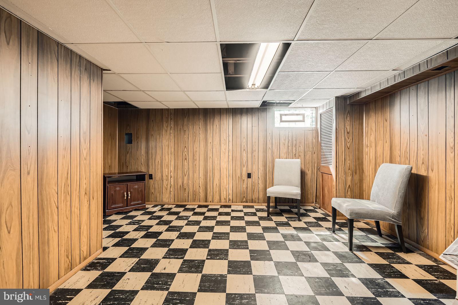 GRAY MANOR - Residential