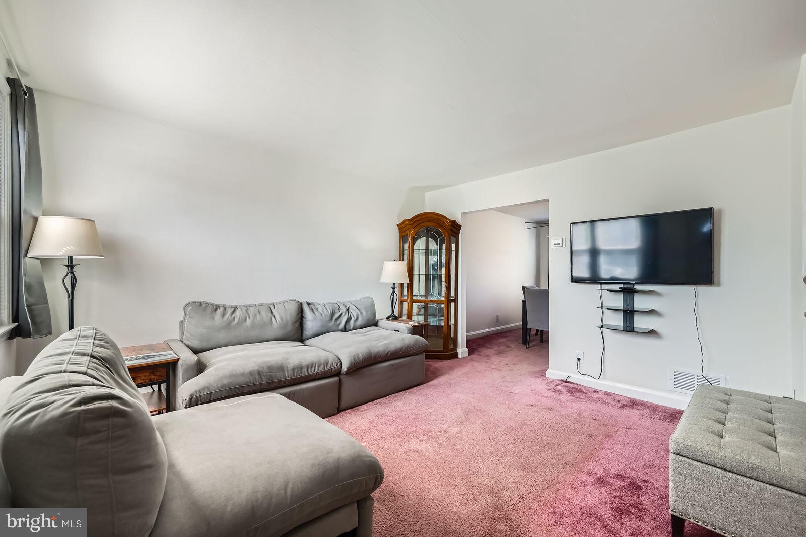 GRAY MANOR - Residential