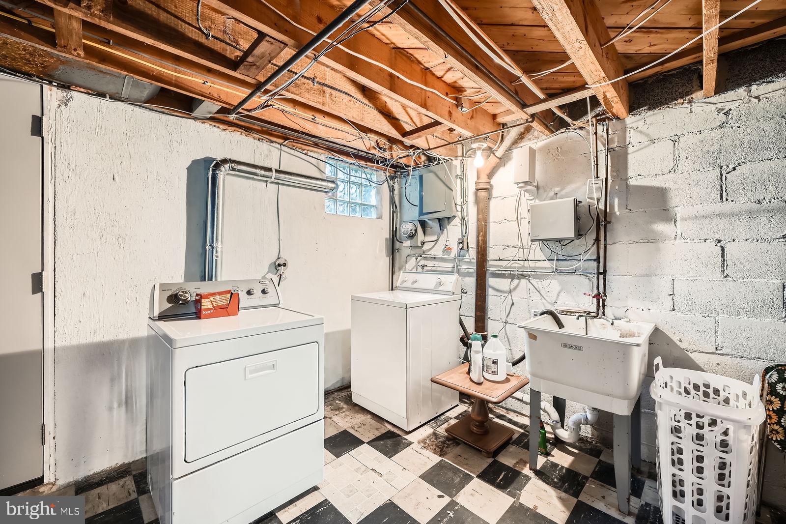 GRAY MANOR - Residential