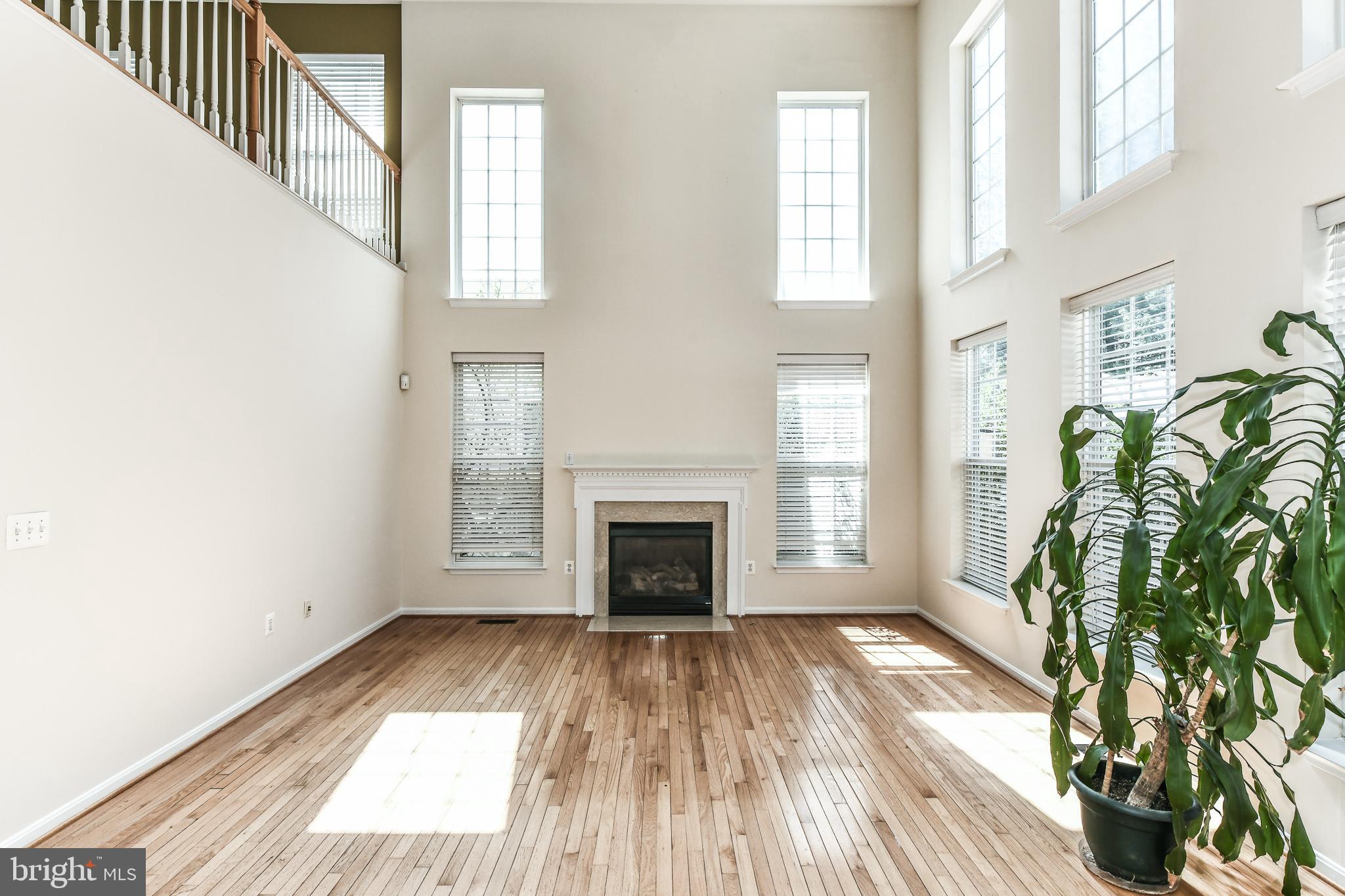 PRESIDENTS COURT - Residential Lease