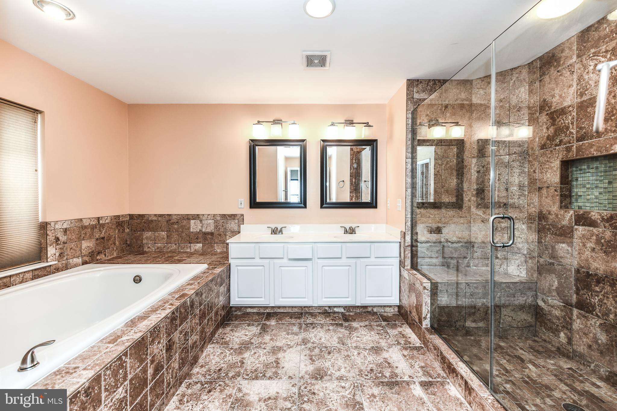 PRESIDENTS COURT - Residential Lease