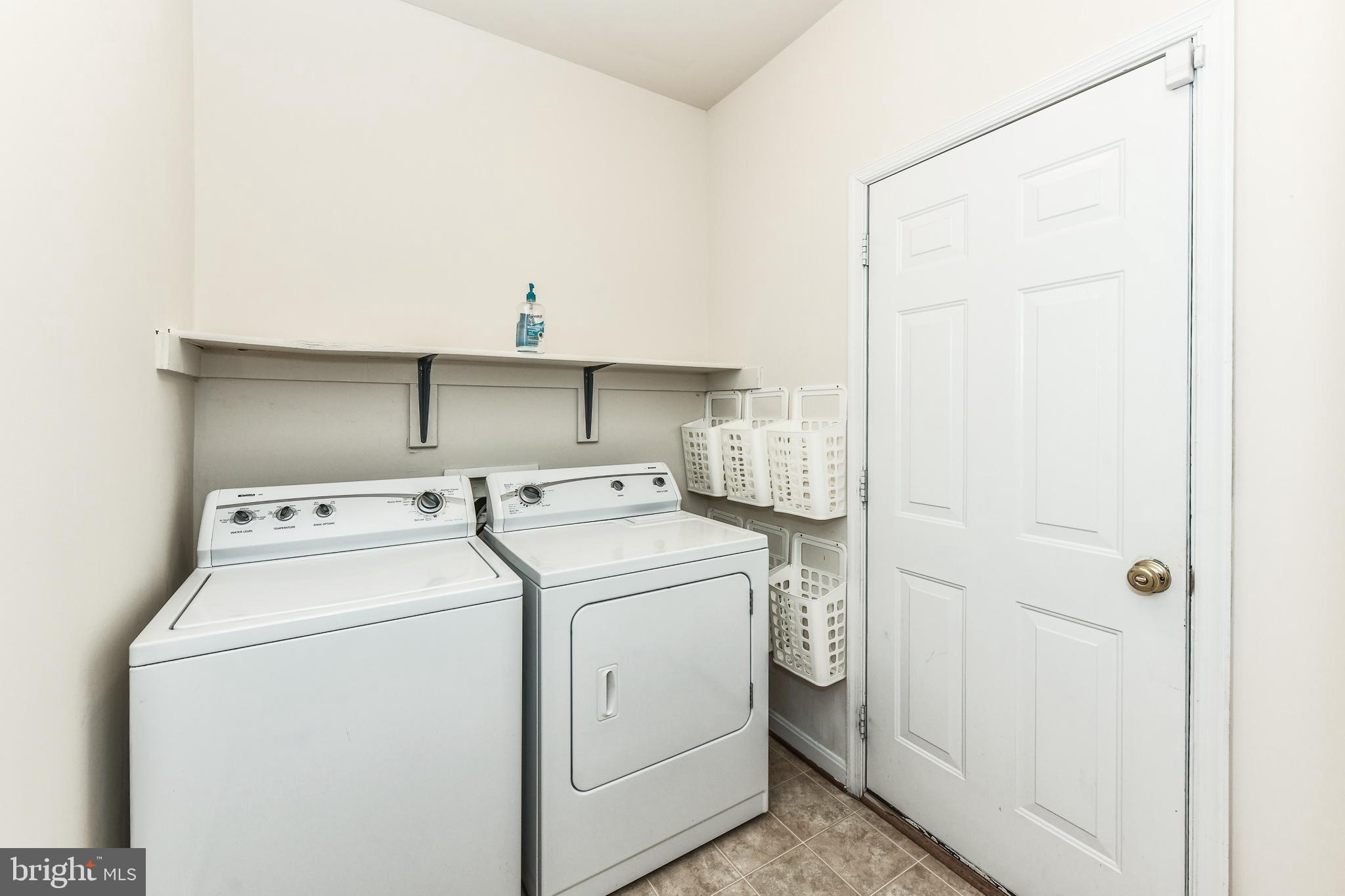 PRESIDENTS COURT - Residential Lease