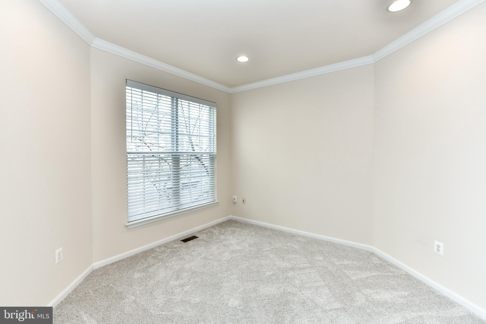 PRESIDENTS COURT - Residential Lease