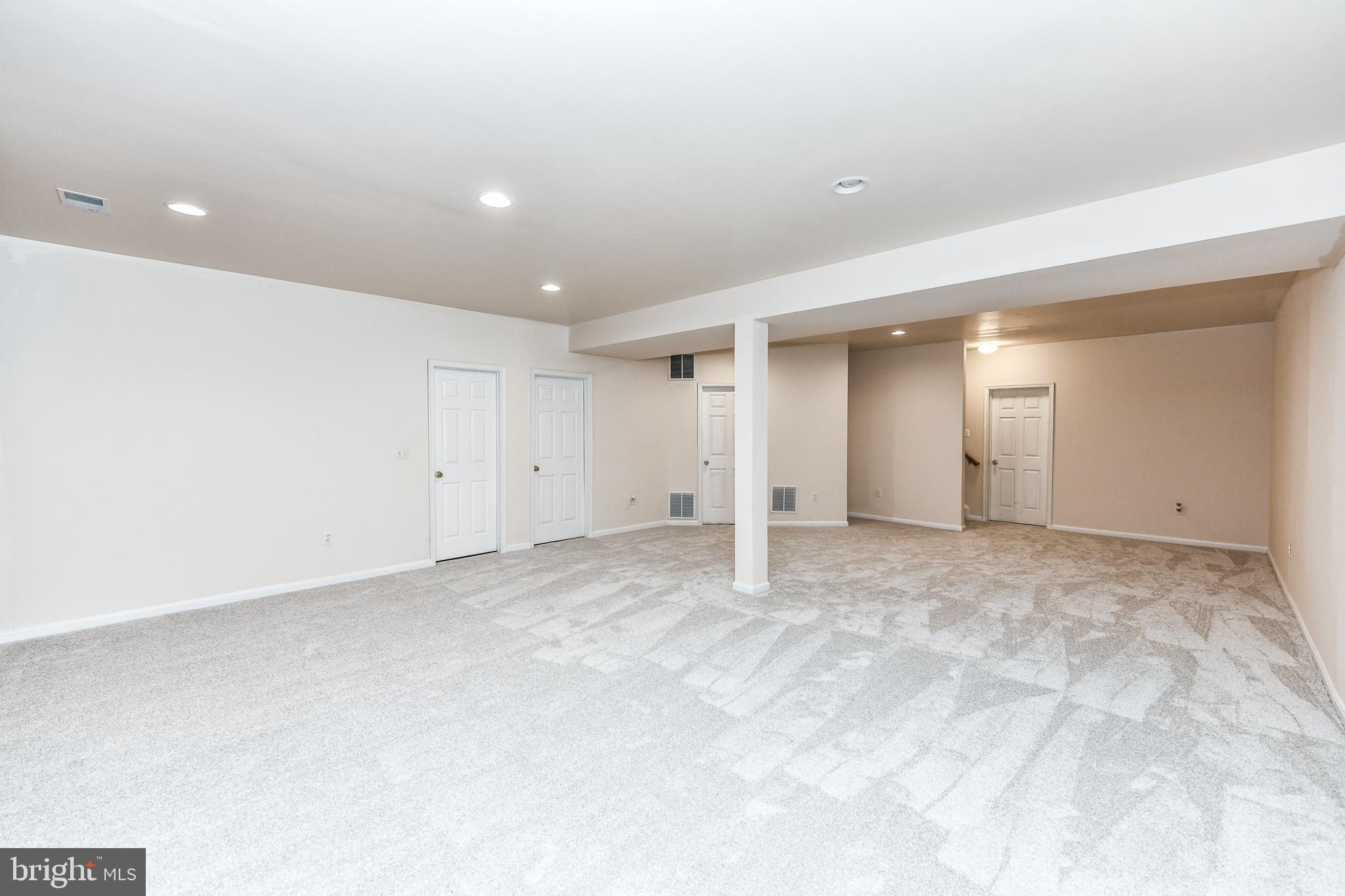 PRESIDENTS COURT - Residential Lease