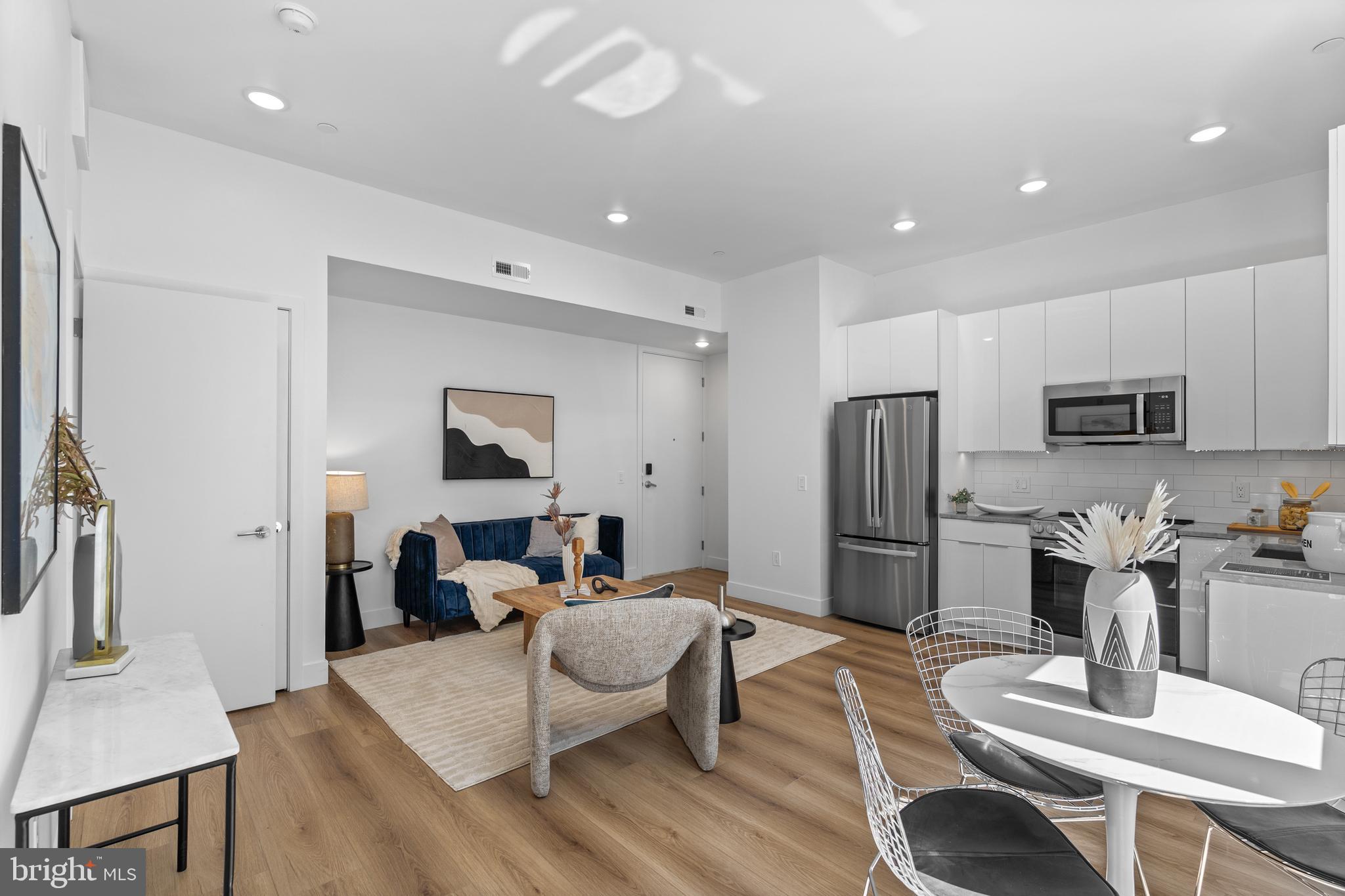 300 CHRISTIAN STREET 205