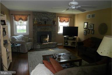 HARMONY HILLS - Residential Lease