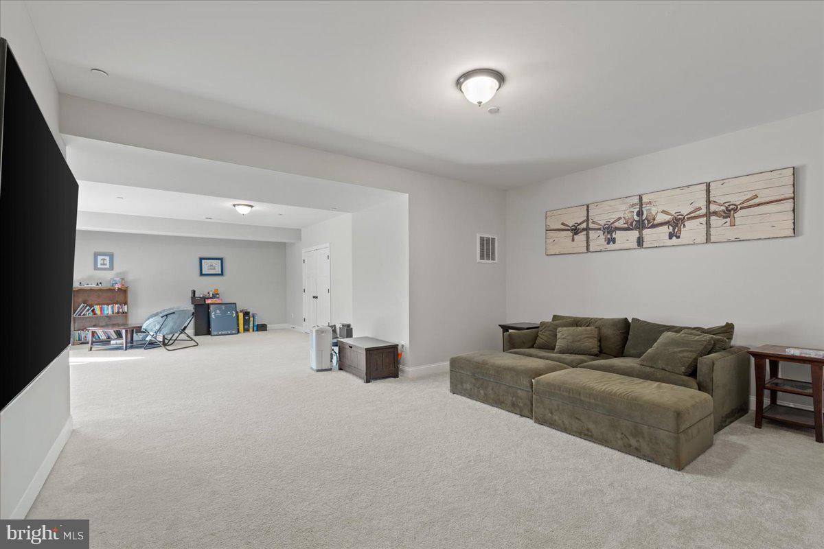 OAKLAND HALL - Residential Lease