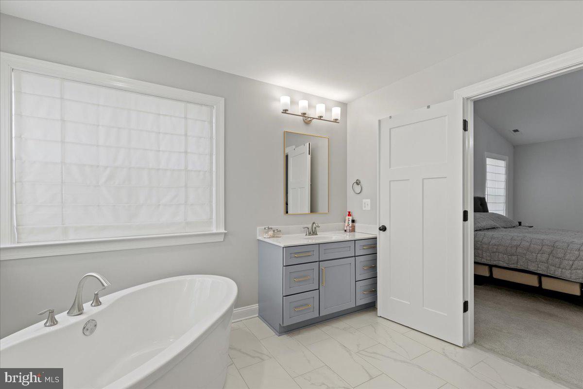 OAKLAND HALL - Residential Lease