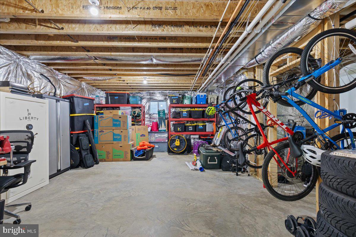 OAKLAND HALL - Residential Lease