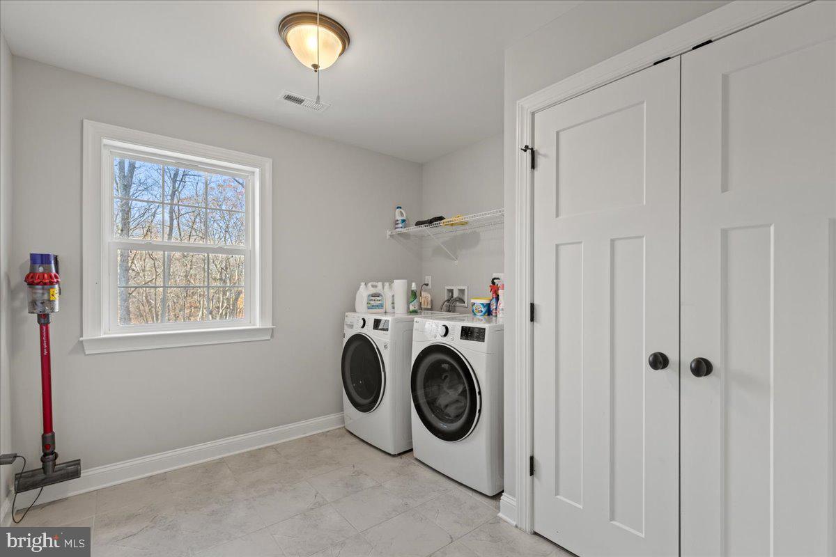 OAKLAND HALL - Residential Lease