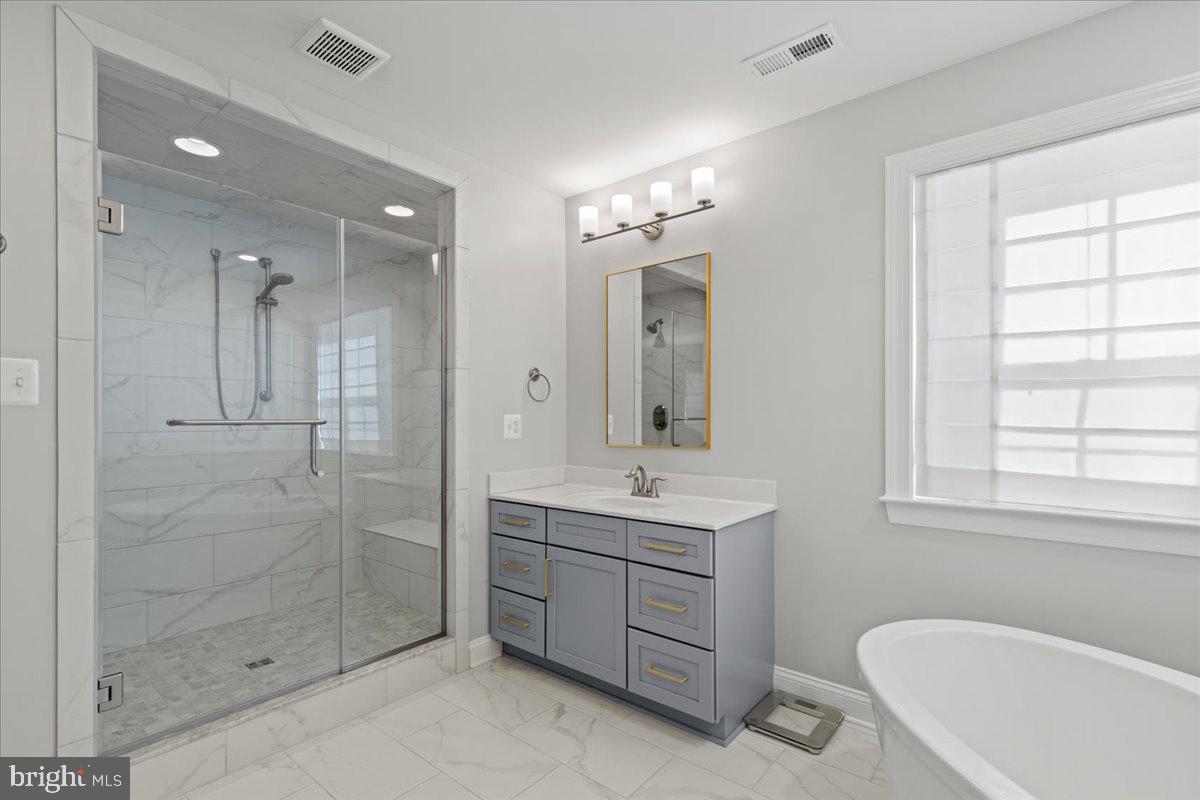 OAKLAND HALL - Residential Lease