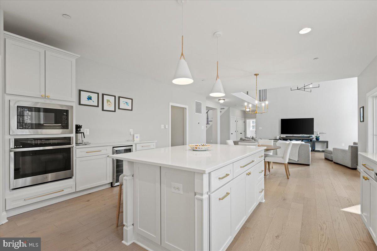 OAKLAND HALL - Residential Lease