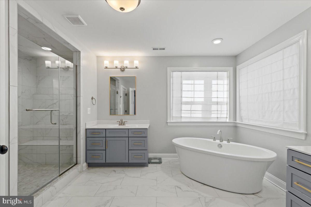 OAKLAND HALL - Residential Lease