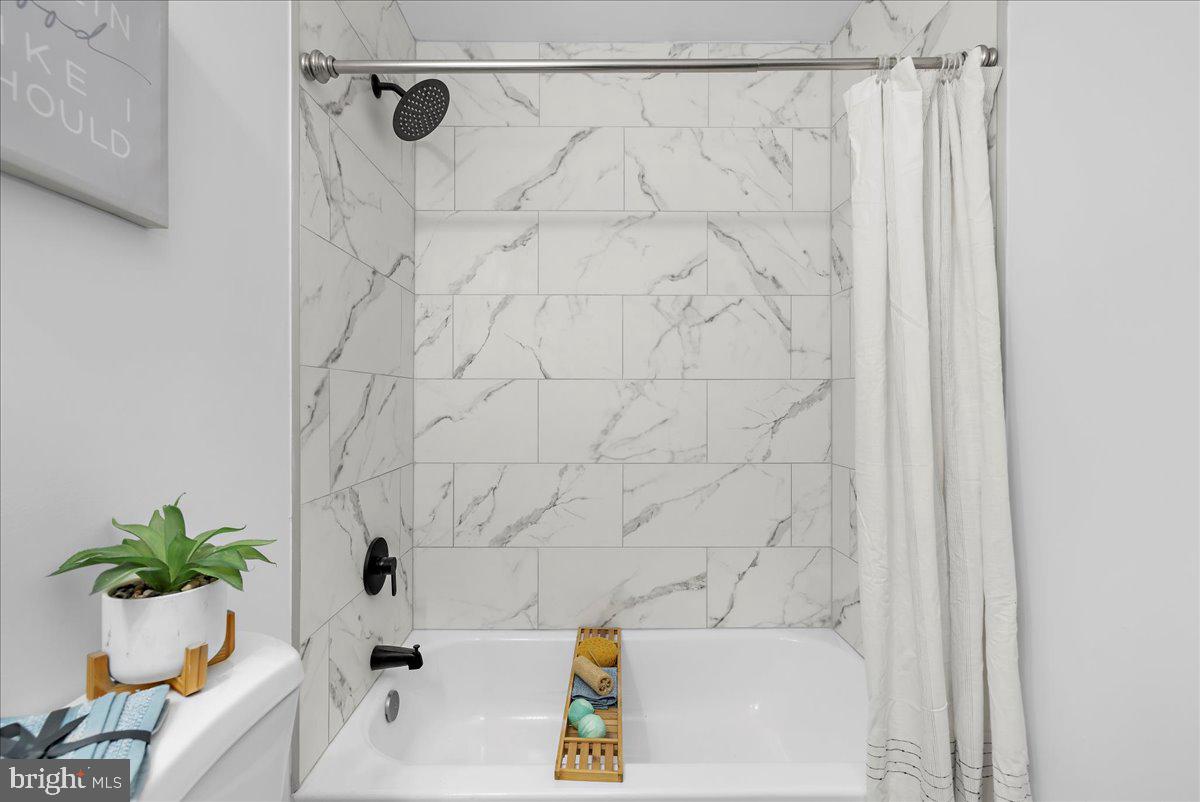 LAUREL ACRES - Residential