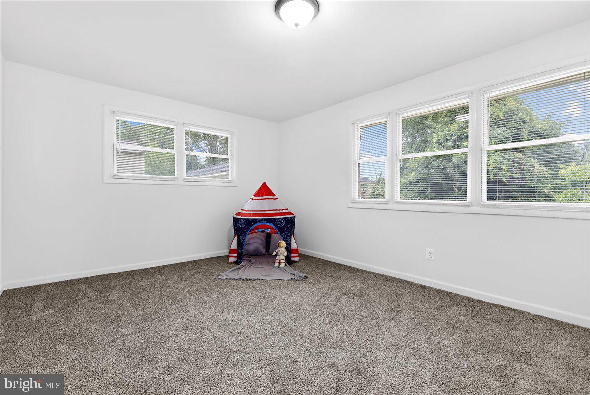 LAUREL ACRES - Residential