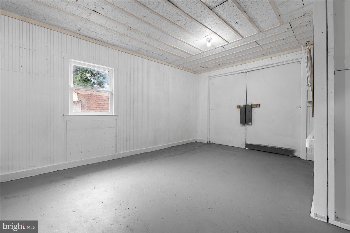 LAUREL ACRES - Residential