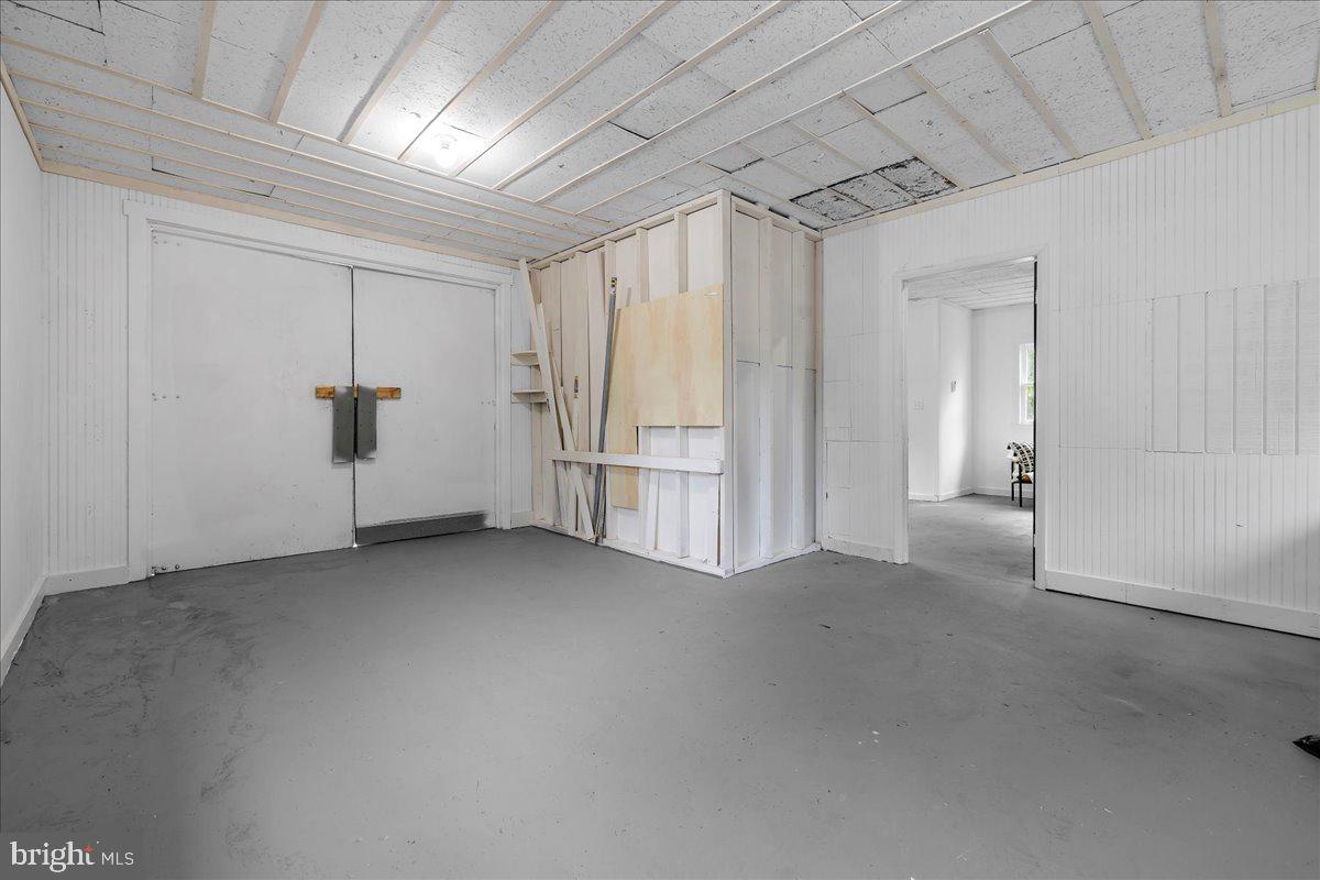 LAUREL ACRES - Residential