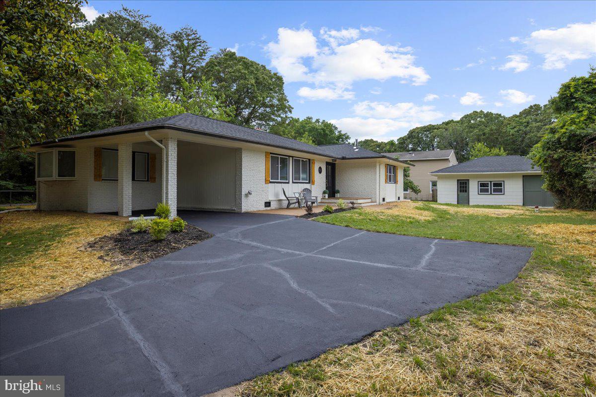 LAUREL ACRES - Residential