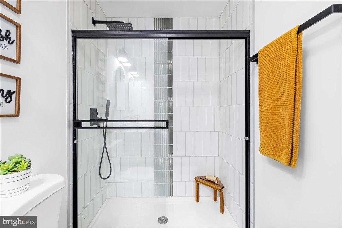 LAUREL ACRES - Residential