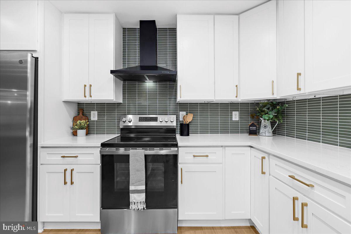 LAUREL ACRES - Residential