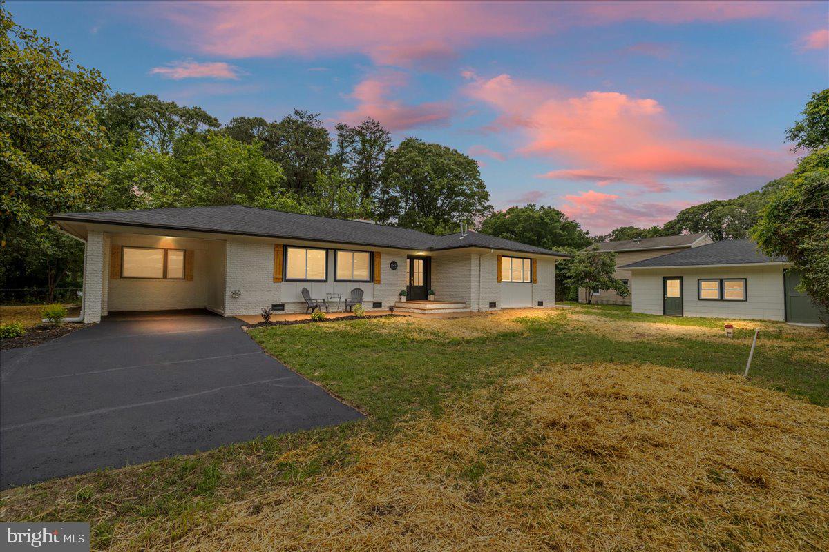 LAUREL ACRES - Residential