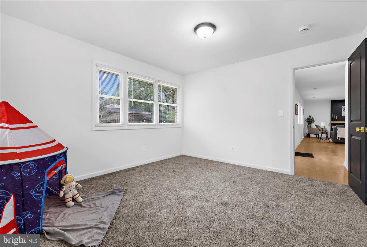 LAUREL ACRES - Residential