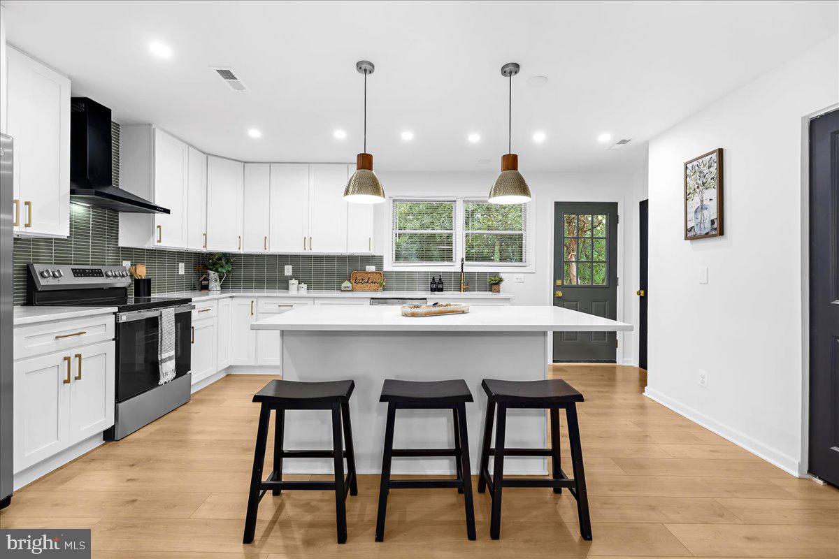 LAUREL ACRES - Residential