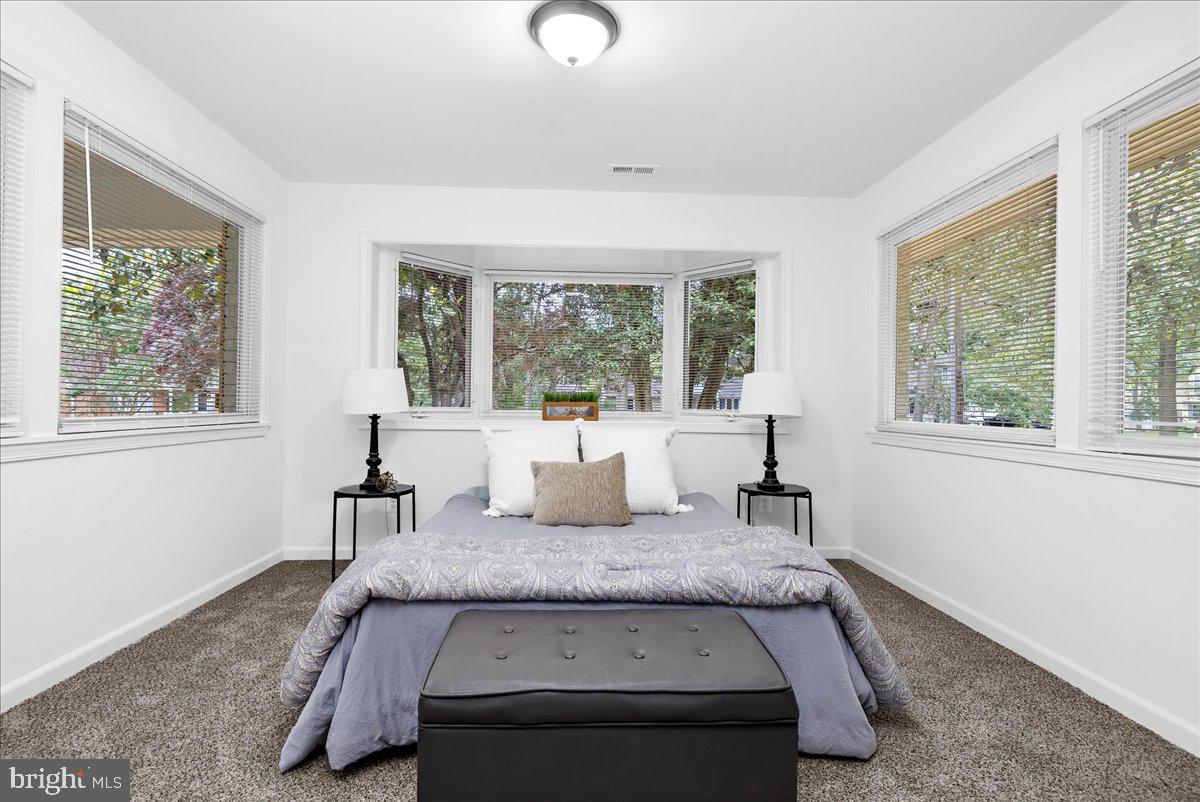 LAUREL ACRES - Residential